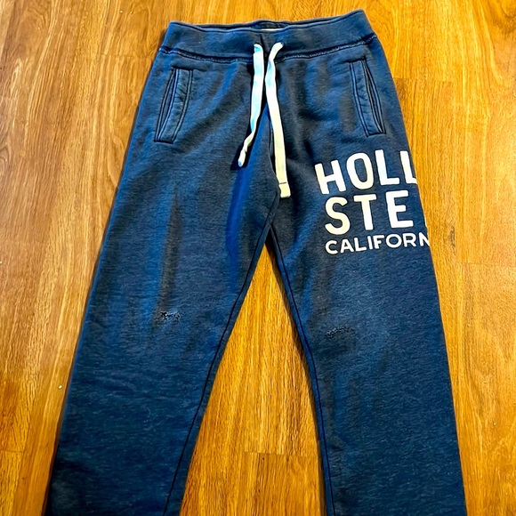 Hollister Pants - Hollister distressed sweatpants